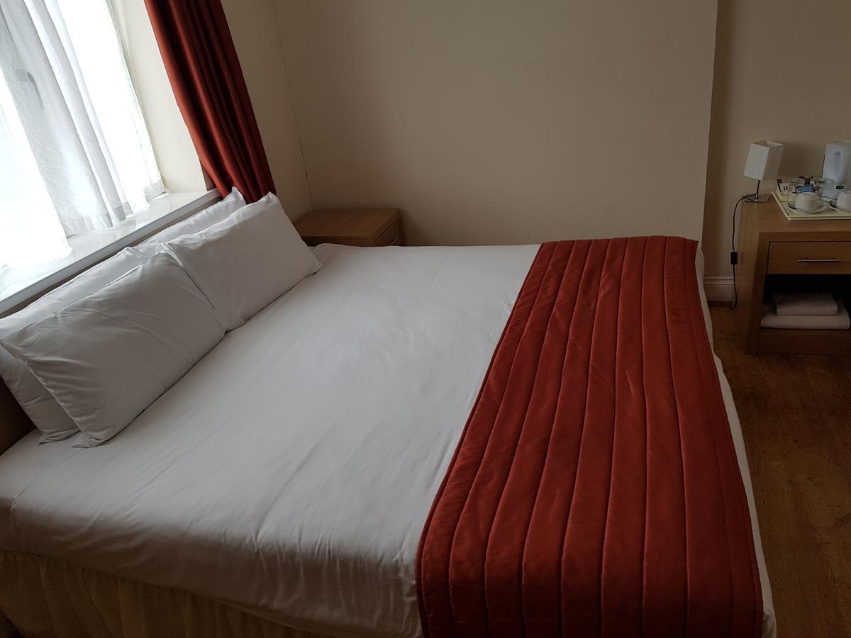 Forest View Hotel Londra Esterno foto