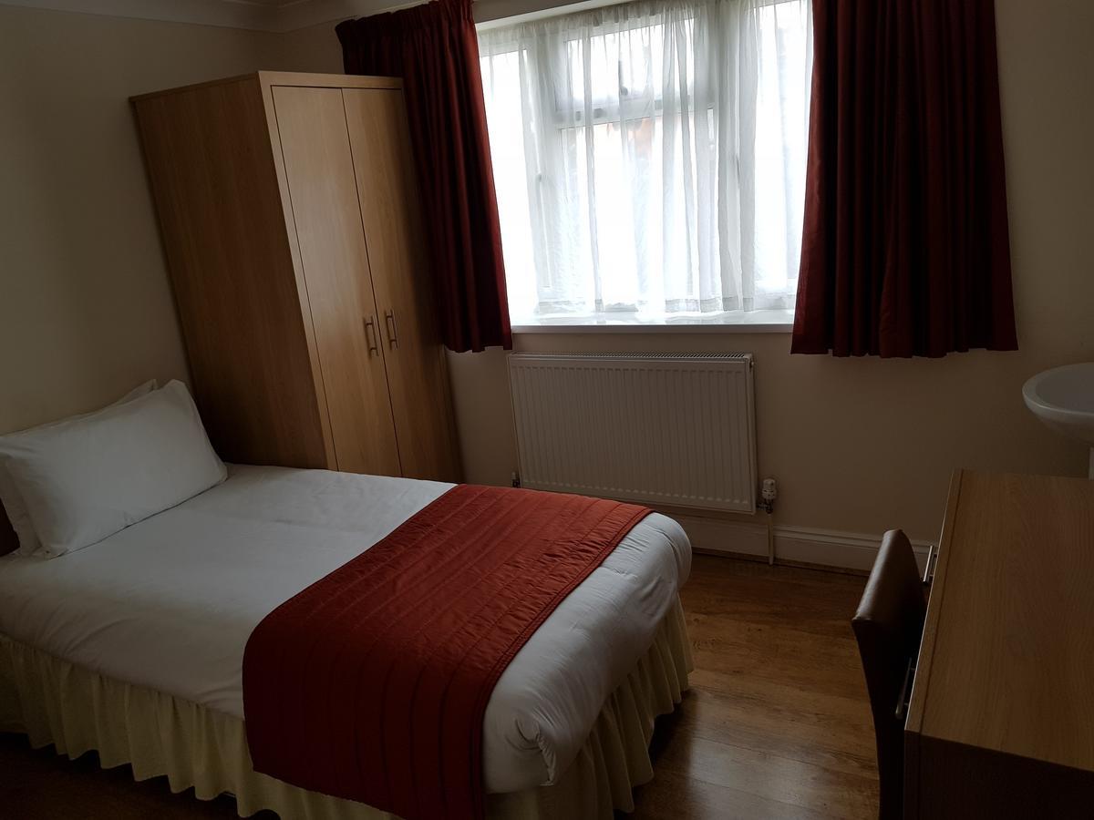 Forest View Hotel Londra Esterno foto
